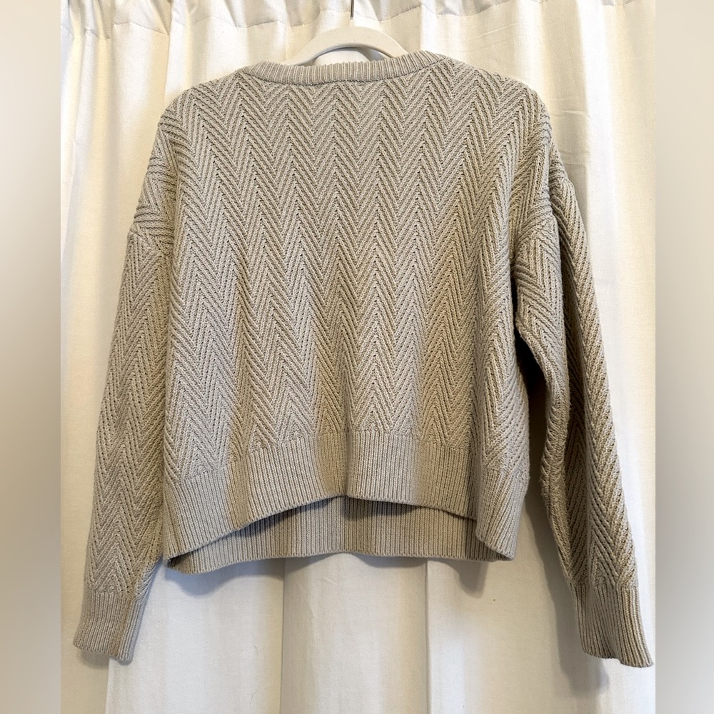 Neuflora Gray/Beige Sweater: Size S - Picture 2 of 4